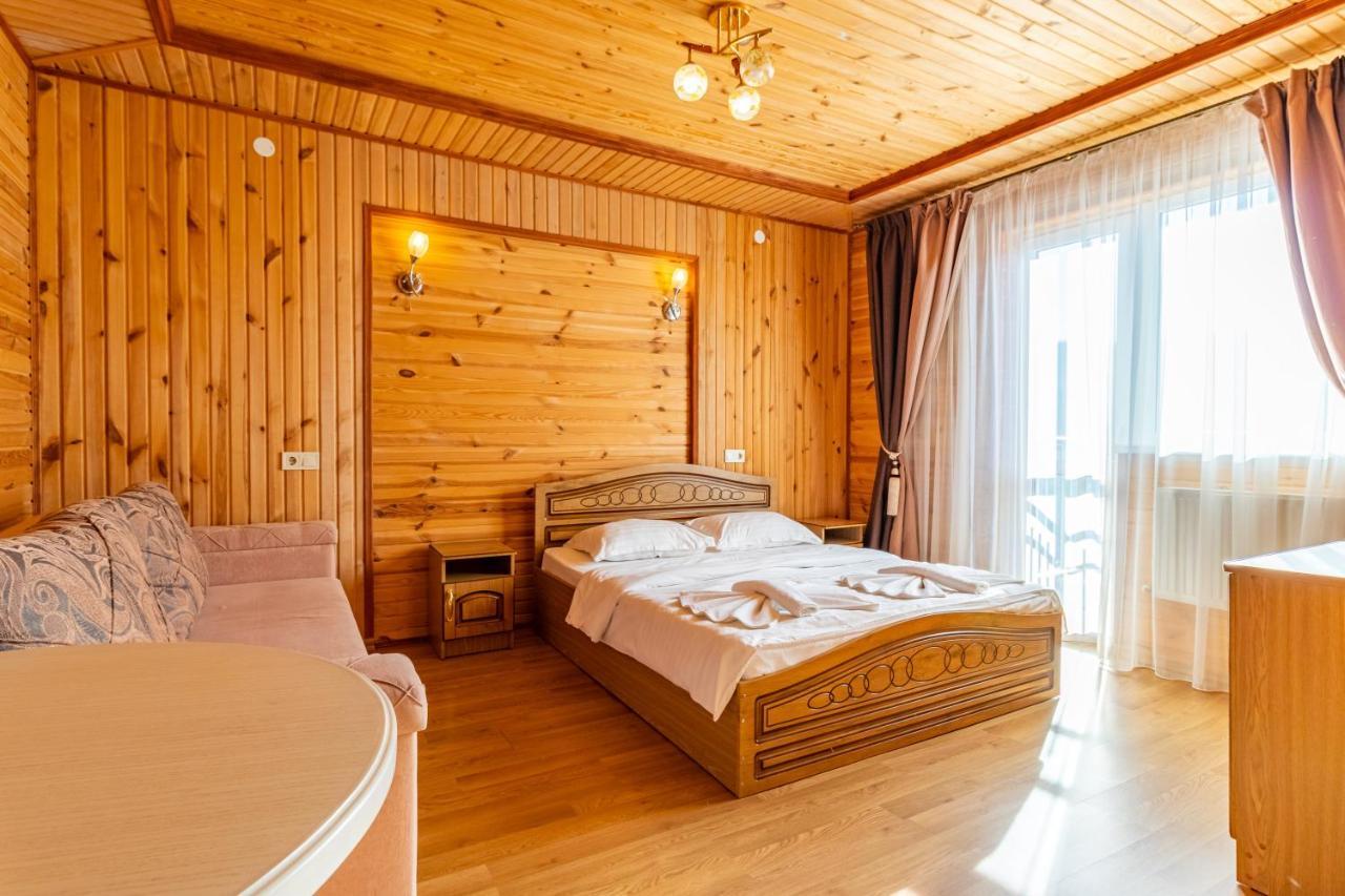 Hotel Zeleniy Bir Bukowel Zewnętrze zdjęcie