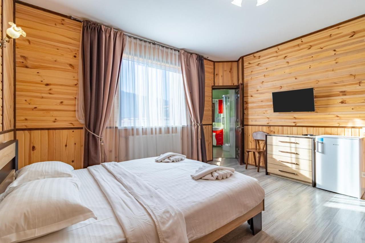 Hotel Zeleniy Bir Bukowel Zewnętrze zdjęcie
