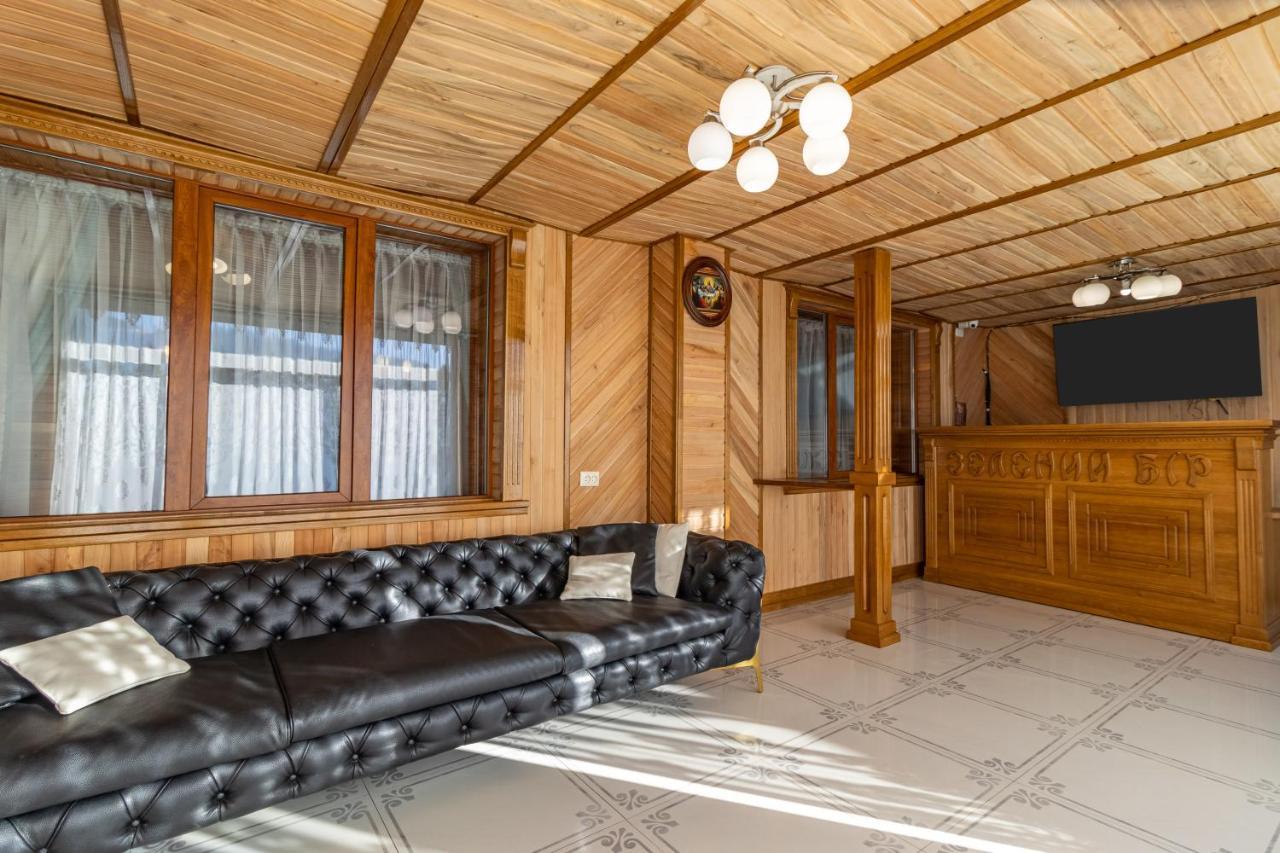 Hotel Zeleniy Bir Bukowel Zewnętrze zdjęcie